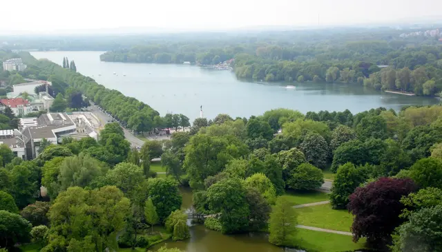 Den ersten Rang belegt allerdings, nach einer Umfrage unter Touristik-Profis, der Maschsee. Besonders im Juli und August mit dem 19tägigen Maschseefest, das jedes Jahr über zwei Millionen Besucher anzieht.  | Foto: Fabian Wolter