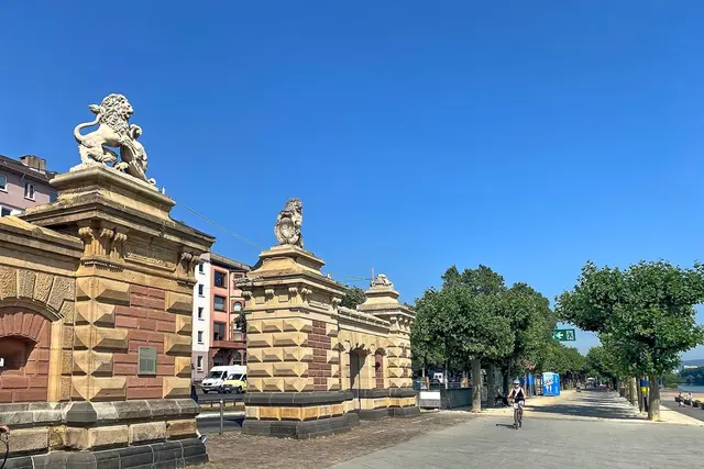Mainz, Rheinpromenade | Foto: copyright Margot Klütsch