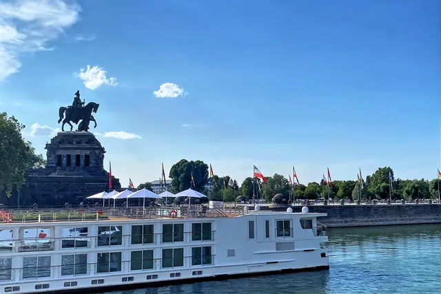 Koblenz, Deutsches Eck | Foto: copyright Margot Klütsch