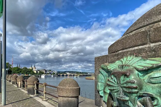 Koblenz, Deutsches Eck mit Blick auf die Mosel | Foto: copyright Margot Klütsch