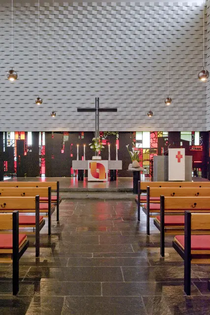 In der Versöhnungskirche in Duisburg-Großenbaum gibt es am Donnerstag einen Offenen Mitsingabend.
Foto: Tanja Pickartz
