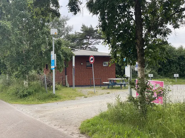 Rastplatz mit Video, 5 Minuten Parken 2€ | Foto: Umbehaue