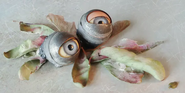 Stillleben mit Glasaugen für Puppen