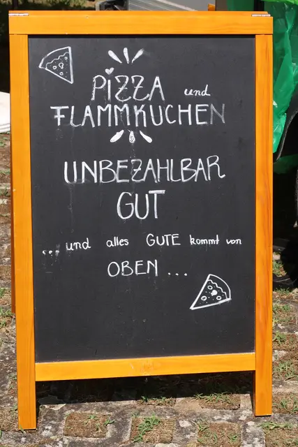 Das Team von Mannanu e.V. kam mit der Pizza-Ape und erntete viel Applaus für schmackhafte Pizza und unbezahlbar guten Einsatz