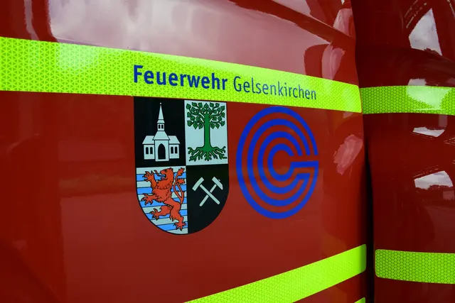 Feuerwehr Gelsenkirchen,  Deckendurchbruch in Wohngebäude fordert eine verletzte Person | Foto: Feuerwehr Gelsenkirchen