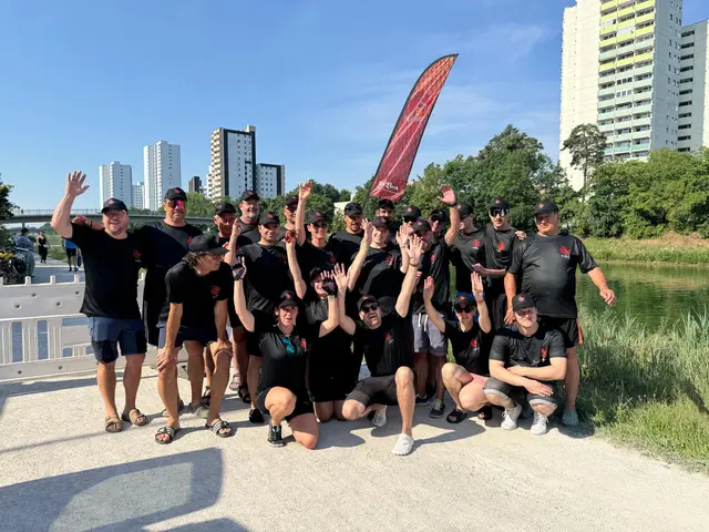 Die beiden Kanu Schwaben Paddler Gerhard Auer und Christoph Mayr-Kugel waren mit dem Beck-Dragons Team hervorragend unterwegs und holten sich im hart umkämpften Starterfeld den dritten Platz. | Foto: Whats App Auer-Mayr-Kugel