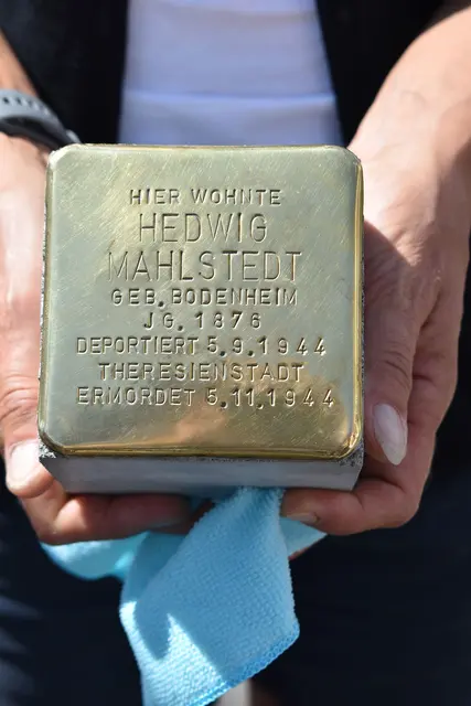 Der neue Stolperstein für Hedwig Mahlstedt