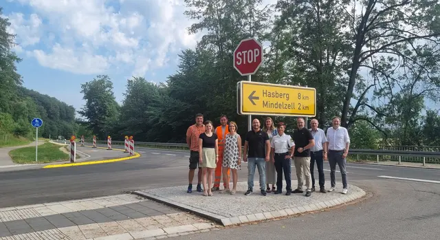 Die Arbeiten zur Fahrbahndeckensanierung der GZ 12 zwischen Ursberg und Balzhausen sind abgeschlossen.  | Foto: Angela Brenner / Landratsamt Günzburg