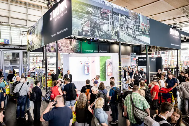 Mit einem imposanten Messeauftritt präsentierte die MUNK Group ihre innovative Rettungstechnik kürzlich auf der Weltleitmesse fürs Blaulichtwesen – der Interschutz in Hannover. | Foto: MUNK GmbH / Michael Oettl