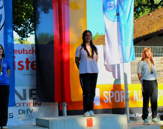 Die Medaillenträgerinnen v.l.: Ida Wittstadt, Sonja Knoll, Annika Grabucker.