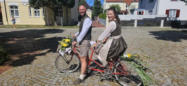 Das Brautpaar in Untermeitingen. | Foto: (c) Wolfgang Weiss