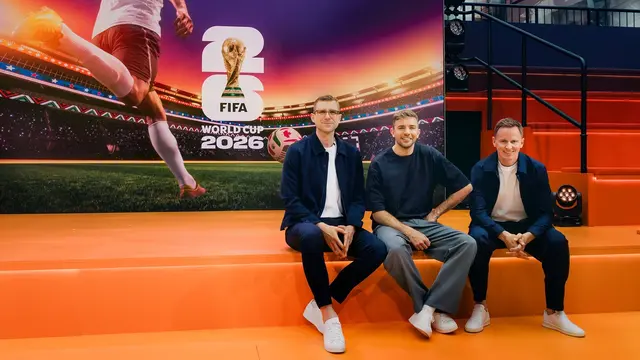 Erneut im ZDF-WM-Studio im Einsatz: Per Mertesacker, Christoph Kramer und Jochen Breyer. | Foto: Bildrechte: ZDF und Thomas Kierok Fotograf: Thomas Kierok