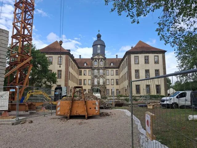 ("Schloss Friedrichswerth" in Friedrichswerth)          .
.

