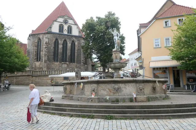 (Arnstadt mit Blick auf die Bachkirche"          .
.

