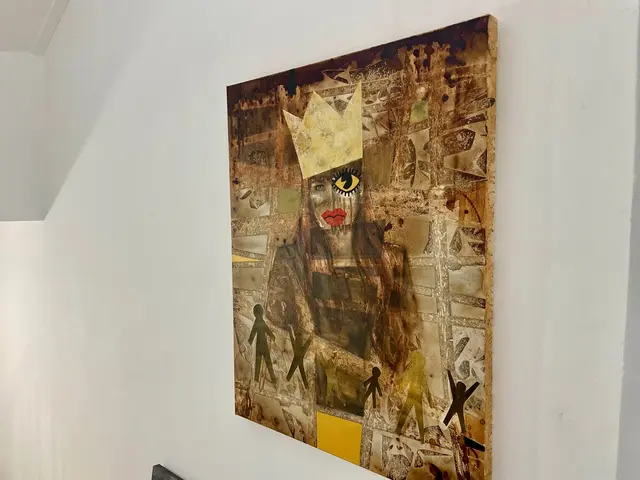 Eindrücke von der Schau "Der Elefant im Porzellanladen!?" in der Ruhrtalstadt Mülheim hier Malerei mit Kaffee und Banaenblättern von Laura Rodriguez - sie stiftet ihr Werk für die Erdbebenopfer in Venezuela (Käufer/Spender bitte melden!)