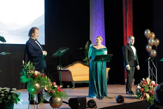 Daniel Schliewa, Annika Egert und Philip Lüsebrink (v. l.) beim Finale der letztjährigen Wertinger Festspiele. In diesem Jahr dürfen sich die Besucherinnen und Besucher zum Abschluss auf die „Sternstunden der Klassik“ freuen. | Foto: Udo Wüst