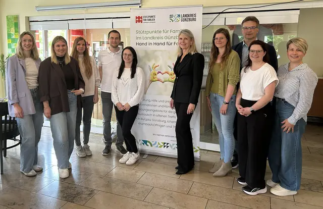 Die „Stützpunkte für Familien“ im Landkreis gibt es seit inzwischen zehn Jahren. Die Jubiläumsveranstaltung fand in Burgau statt.  | Foto: Foto: Michaela Weich / Landratsamt Günzburg   