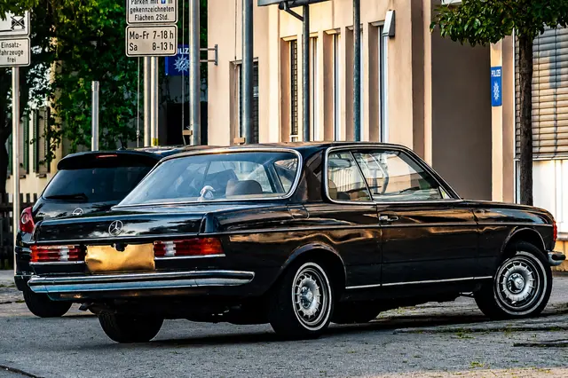 Mercedes W123 Coupe