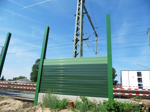 Baustelle 🏗 Montage Schallschutzwände Weseler Bahnhof.
Sachstand: 10.07.2026 | Foto: Siegmund Walter, 10.07.2026, 11:02 Uhr
