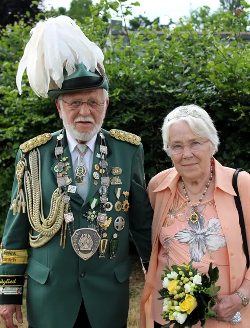 Das amtierende, somit aber auch scheidende Königspaar: Horst und Meggy Schroeder geleiten den BSV Hamborn-Neumühl in das Jubiläumsfest.
Foto: BSV Neumühl
