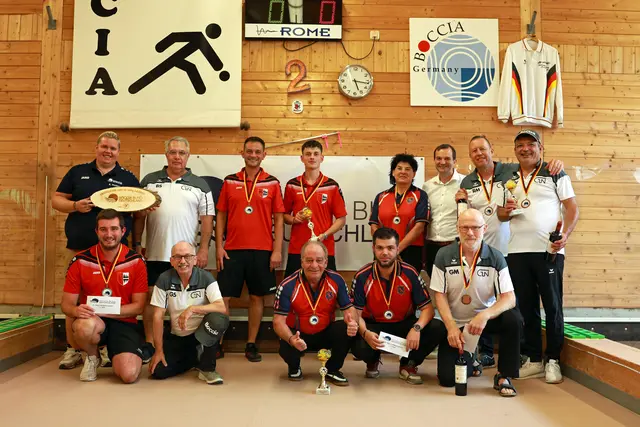 Sieger-Gruppenbild mit dem Schirmherrn, dem ersten Bürgermeister des Marktes Diedorf, Andreas Müller. | Foto: Lukas Kalo, Lukasaugenblicke