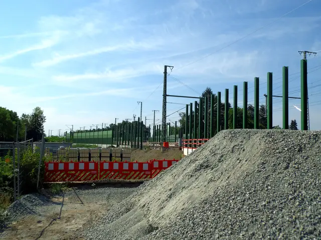 Baustelle 🏗 Montage Schallschutzwände Weseler Bahnhof.
Sachstand: 10.07.2026 | Foto: Siegmund Walter, 10.07.2026, 11:01 Uhr