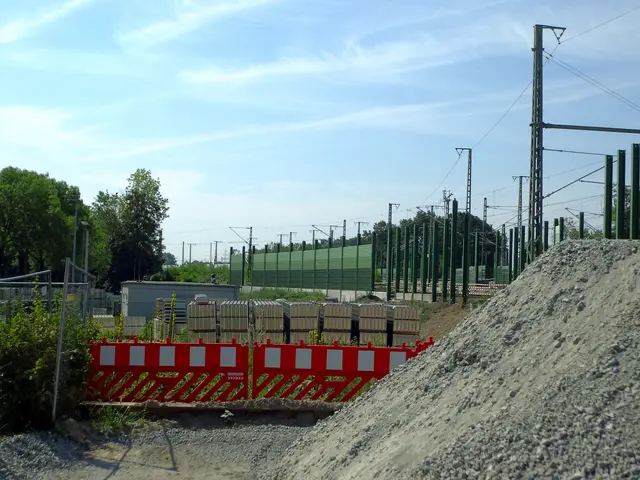 Baustelle 🏗 Montage Schallschutzwände Weseler Bahnhof.
Sachstand: 10.07.2026 | Foto: Siegmund Walter, 10.07.2026, 11:02 Uhr