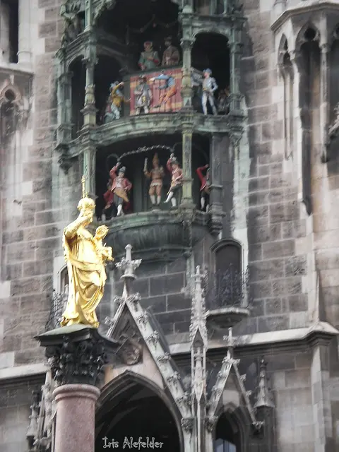 Mit Pestsäule im Vordergrund | Foto: Iris Alefelder