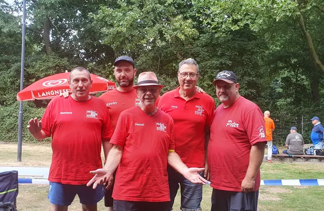Erfolgreiche Teilnehmer bei der Westdeutschen Meisterschaft in Bottrop v.l.: Reinhard Mahn, Kevin Radestock, Heinz Pribyl, Chris Kougioumtzidis,  Peter Lischewski.
