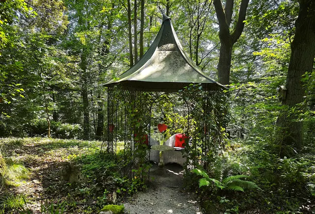 Romantischer Pavillon im Skulpturenpark | Foto: Shima Mahi