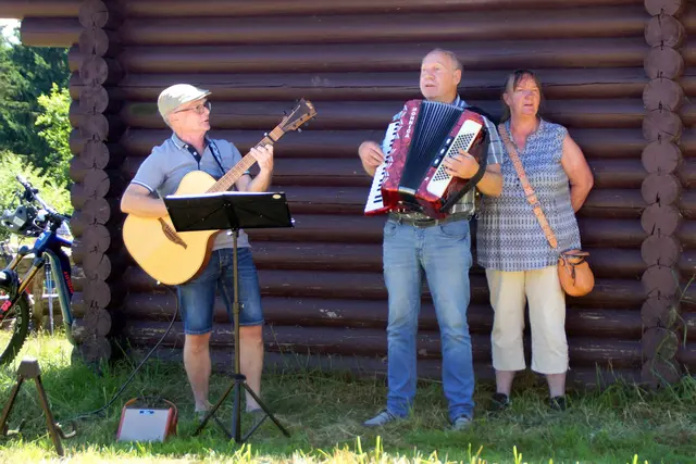 die Musiker Uwe Schaper und Rüdiger Schindler (von links nach rechts)