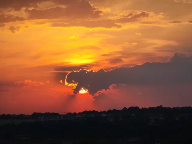 Ein Monster verschlingt die Sonne? | Foto: Shima Mahi