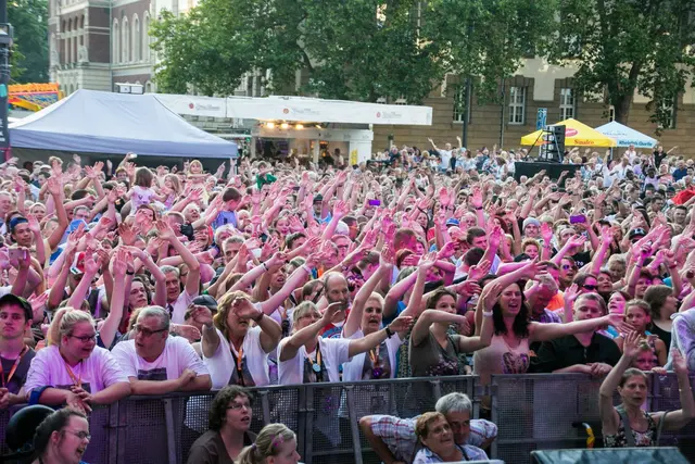 Das Duisburger Stadtfest gilt als Highlight im Veranstaltungskalender der Stadt.  Von Donnerstag, 16. Juli, bis einschließlich Sonntag, 19. Juli, lockt es wieder zehntausende Besucher in die City. Es wird gefeiert, was das Zeug hält.
Foto: Duisburg Kontor