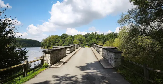 An beiden Seiten der Kanzelbrücke ist ein Naturschutzgebiet entstanden. | Foto: Shima Mahi