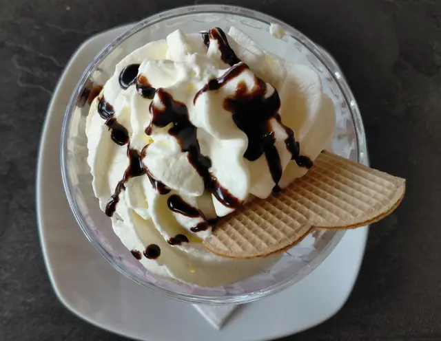 Zum Nachtisch gab es noch Eis.