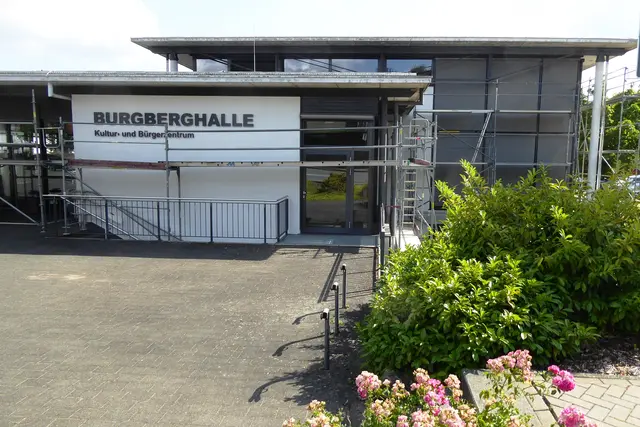 Sonntagsbilder 2026-29a, Erneuerung Burgberhalle, 15.07.2026.