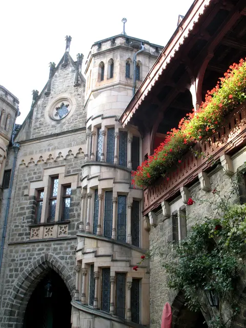 Man betritt den Innenhof. Er ist ebenfalls eine wunderbare Kulisse als Drehort für Märchenfilme oder die Fernsehserie "Maxton Hall". | Foto: Kurt Wolter