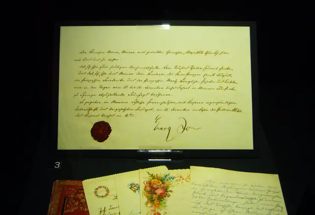 Ein weiteres Geschenk, dass sie von Georg im selben Jahr zu Weihnachten erhielt, waren 1000 Thaler, damals eine immense Summe. Die originale Schenkungsurkunde in der Leibnizbibliothek mit Schriftstücken Maries. | Foto: Kurt Wolter