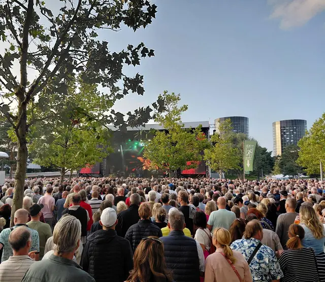 Stimmungsvolles Zucchero Konzert in der Autostadt mit 8500 Besuchern vor großer Kulisse