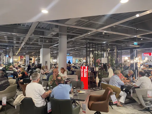 XXXLutz Ausstellungsfläche wird Restaurant 