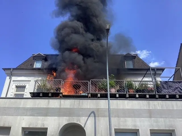 Brand Bochum, Eiberger Str., Lage bei Eintreffen | Foto: Feuerwehr Bochum
