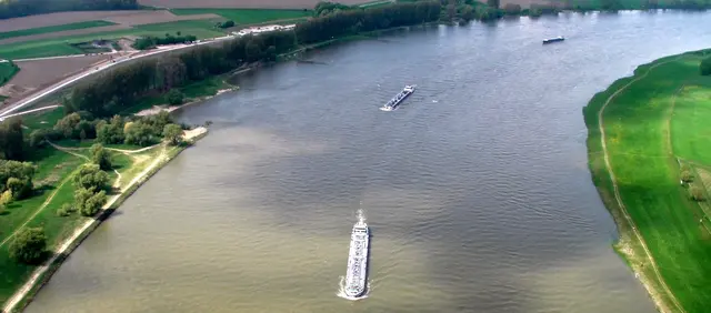 Rhein bei Düsseldorf
