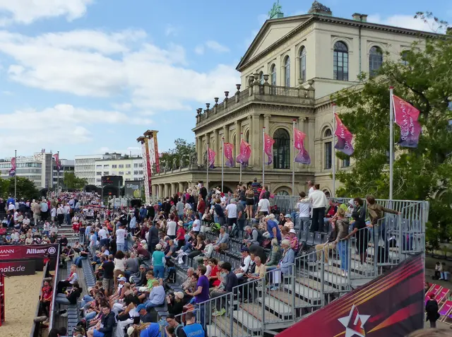 Das Opernhaus bildet eine prächtige Kulisse für die Veranstaltungen. | Foto: Kurt Wolter