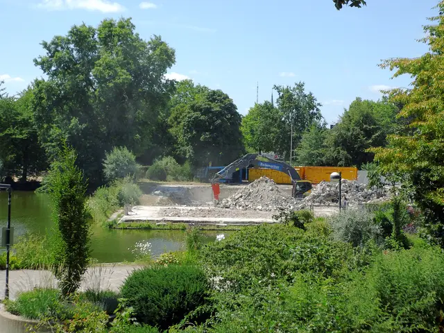 Abriss Heubergbad.
  | Foto: Siegmund Walter, 21.07.2026, 13:28 Uhr