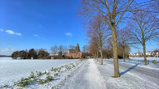 Dyckhof, Wasserburg in Meerbusch-Büderich | Foto: copyright Margot Klütsch
