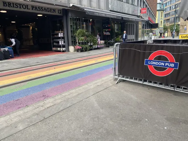Anschlag Rainbow Queer
