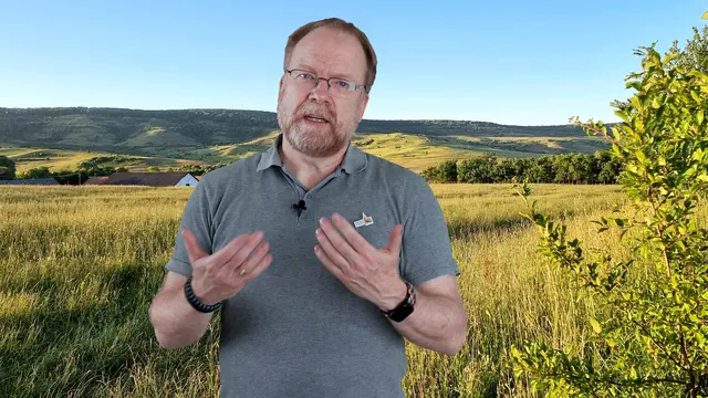 Hier ist Assessor Pfarrer Andreas Satzvey in einem Screenshot aus dem Videostatement zu sehen.
Foto/Screenshot: Rolf Schotsch
