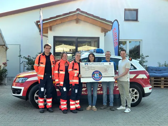 Am 29. Juli konnte eine Spende in Höhe von 870 Euro an die First Responder Adelzhausen übergeben werden. | Foto: Obsthof Mahl