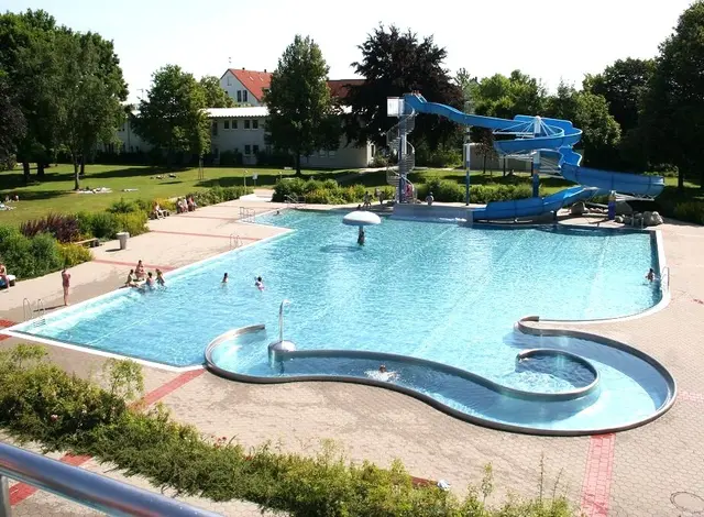Das Meitinger Freibad ist ein sehr beliebter Freizeitort in der Marktgemeinde am Lech. | Foto: Peter Heider