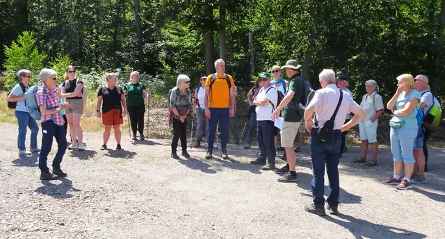 an der Baustelle der Altbergbausanierung konnte Stefan Wissenswertes vermitteln